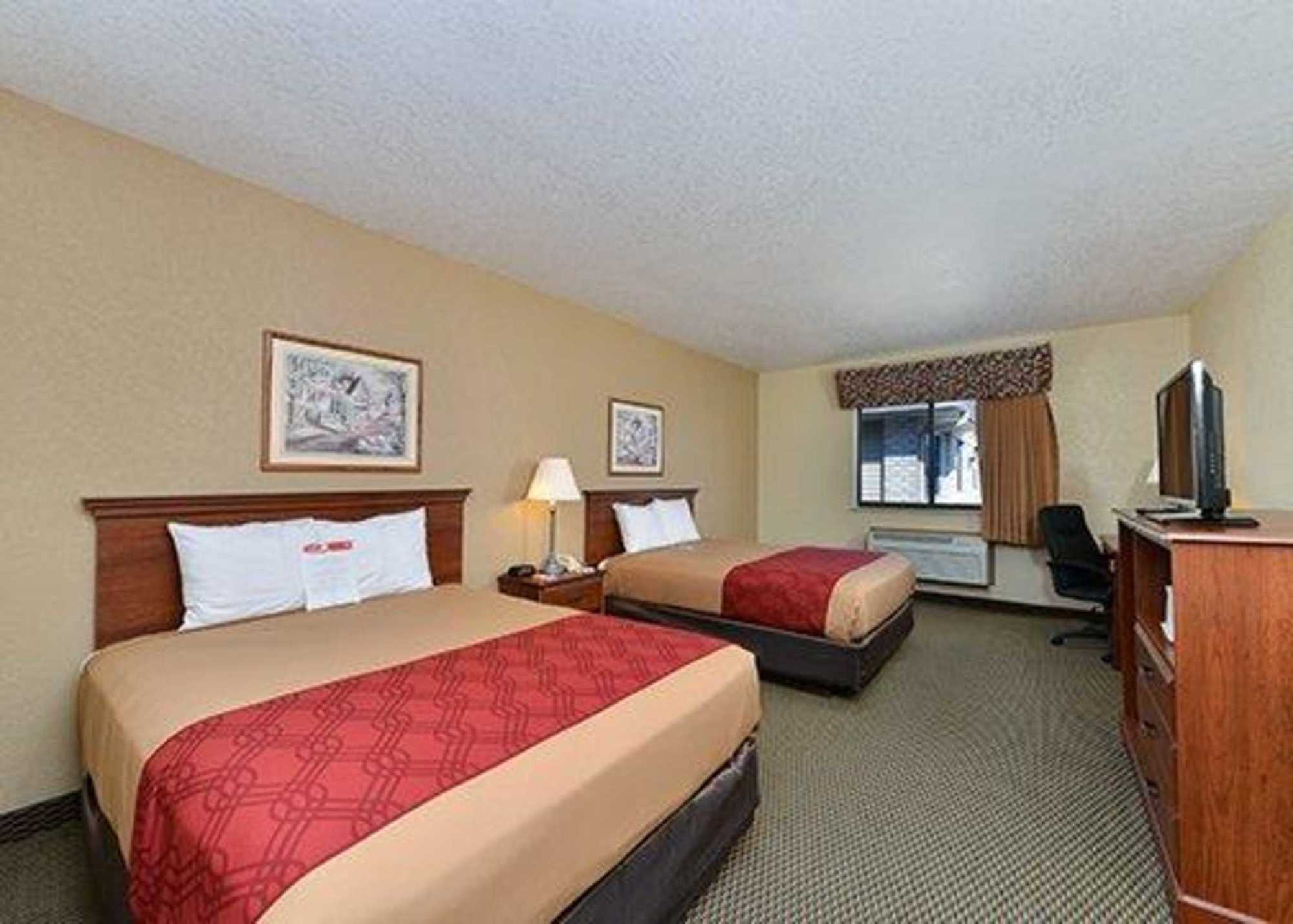 Express Inn & Suites Decatur Pokoj fotografie