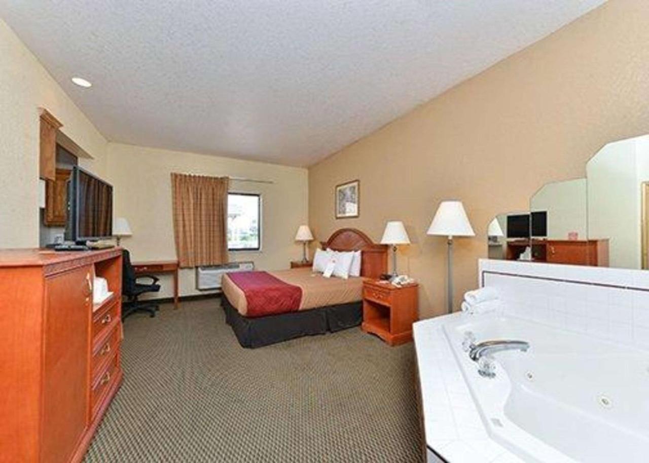 Express Inn & Suites Decatur Exteriér fotografie