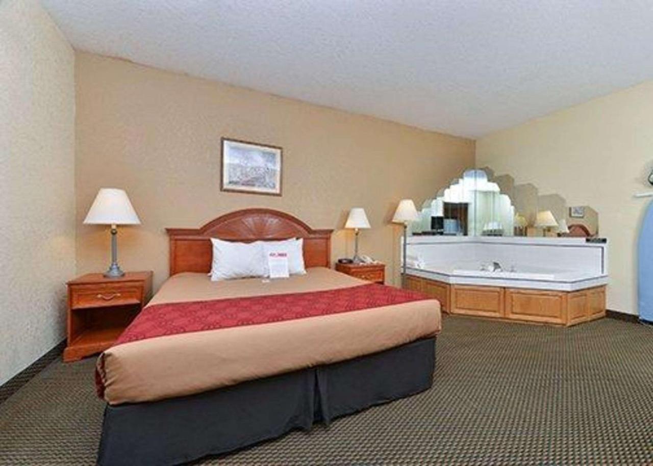 Express Inn & Suites Decatur Exteriér fotografie